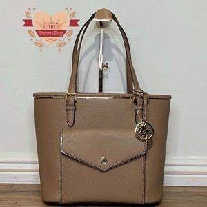 🤎Michael Kors Leather 3 compartment Purse🤎